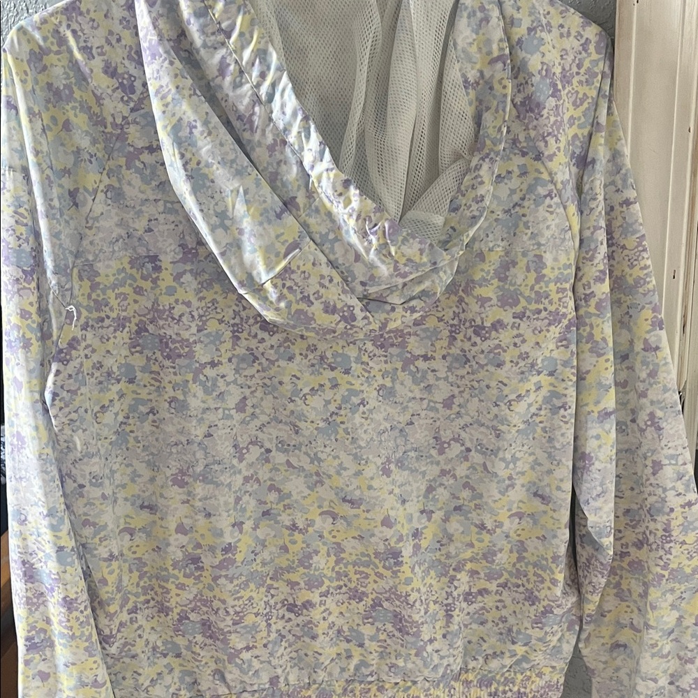 Floral Patterned Hooded Jacket - Picture 2 of 3